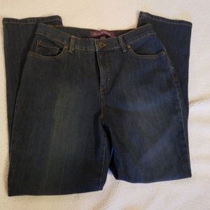 Gloria Vanderbilt Dark wash Jeans